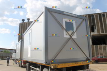 case ieftine din containere