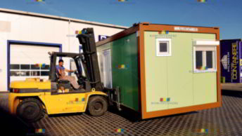 cat costa un container de locuit